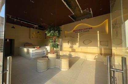 Shop - Studio - 2 Bathrooms for rent in Zahraa Al Maadi St. - Degla - Hay El Maadi - Cairo