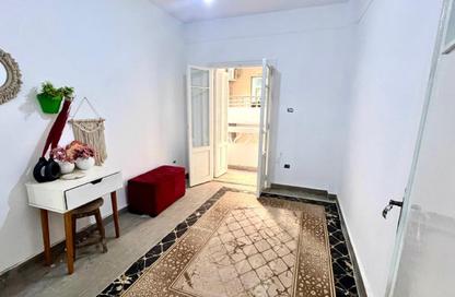 Apartment - 2 Bedrooms - 1 Bathroom for sale in Ahmed Basha Turk St. - Fleming - Hay Sharq - Alexandria