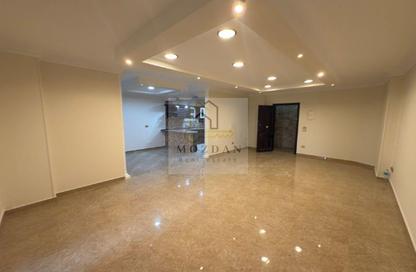 Apartment - 3 Bedrooms - 2 Bathrooms for rent in 10th Sector - Zahraa El Maadi - Hay El Maadi - Cairo
