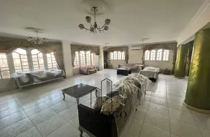 Apartment - 4 Bedrooms - 3 Bathrooms for sale in Dr Hassan Al Sherif St. - 8th Zone - Nasr City - Cairo