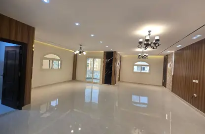 Apartment - 3 Bedrooms - 3 Bathrooms for sale in Al Imam Abu Hanifa Al Noaman St. - 6th District - Obour City - Qalyubia