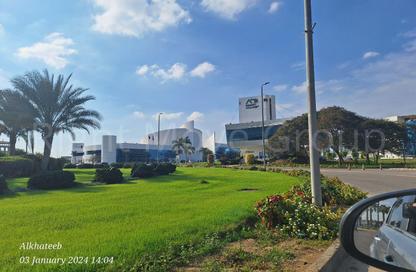 Office Space - 4 Bedrooms - 3 Bathrooms for sale in Waslet Dahshur Road - Green Belt - 6 October City - Giza