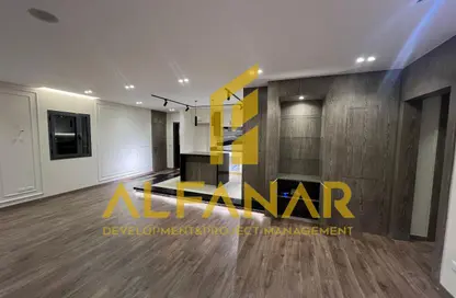 Apartment - 3 Bedrooms - 3 Bathrooms for sale in Eastown - 5th Settlement Compounds - The 5th Settlement - New Cairo City - Cairo