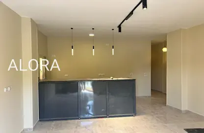 Office Space - 3 Bedrooms - 1 Bathroom for rent in Al Hekma St. - Sheikh Zayed City - Giza