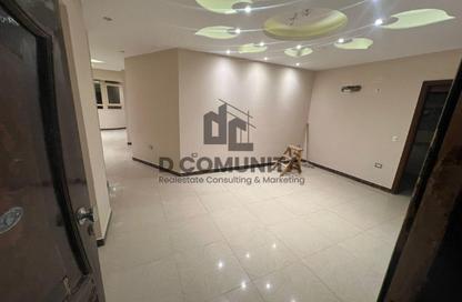Apartment - 3 Bedrooms - 2 Bathrooms for rent in Al Gezira St. - South Investors Area - New Cairo City - Cairo