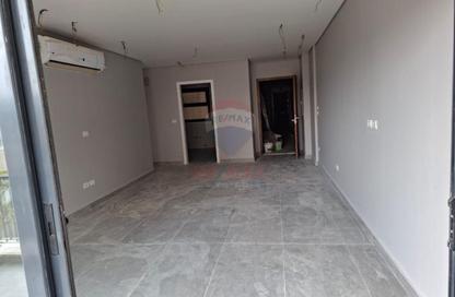 Apartment - 2 Bedrooms - 2 Bathrooms for rent in Village West - Sheikh Zayed Compounds - Sheikh Zayed City - Giza