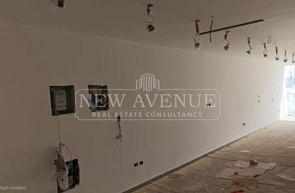 Office Space - Studio - 1 Bathroom for rent in Hyde Park Business District Mall - South Teseen St. - The 5th Settlement - New Cairo City - Cairo
