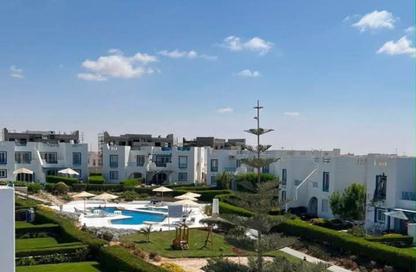 Chalet - 2 Bedrooms - 2 Bathrooms for sale in Mountain View - Ras Al Hekma - North Coast