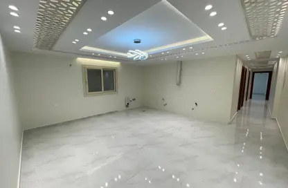 مساحات مكتبية - 3 غرف نوم - 2 حمامات للايجار في شارع محي الدين أبو العز - الدقي - الجيزة