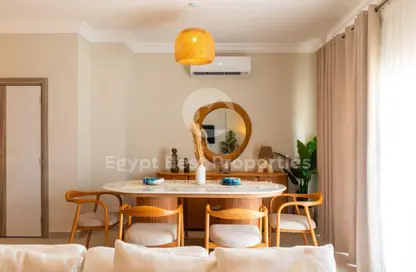 شاليه - 3 غرف نوم - 3 حمامات للبيع في ازها الساحل الشمالي - راس الحكمة - الساحل الشمالي