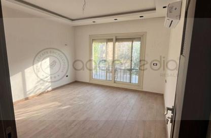 Apartment - 2 Bedrooms - 2 Bathrooms for sale in Stone Residence - 5th Settlement Compounds - The 5th Settlement - New Cairo City - Cairo