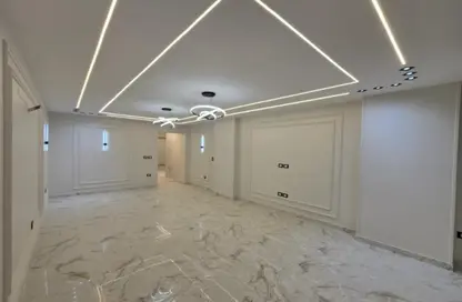 شقة - 3 غرف نوم - 3 حمامات للايجار في زهراء المعادي - حي المعادي - القاهرة