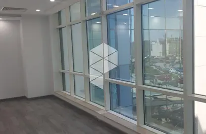 مساحات مكتبية - 6 غرف نوم - 2 حمامات للايجار في شارع التسعين الشمالي - التجمع الخامس - مدينة القاهرة الجديدة - القاهرة