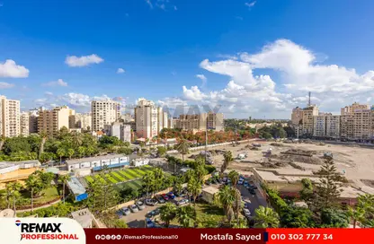 Apartment - 3 Bedrooms - 2 Bathrooms for sale in Kamal Eldin Salah St. - Smouha - Hay Sharq - Alexandria