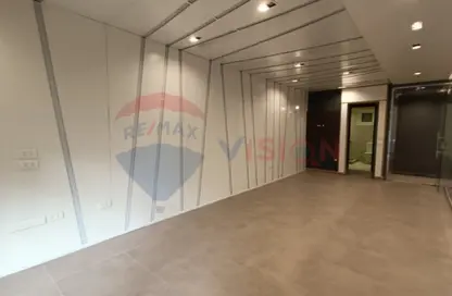 شقة - 5 غرف نوم - 3 حمامات للبيع في شارع الدكتور ابراهيم رفعت - بولكلي - حي شرق - الاسكندرية