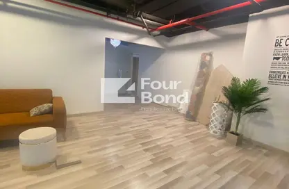 مساحات مكتبية - استوديو - 2 حمامات للايجار في شارع مجمع البنوك - شارع التسعين الجنوبي - التجمع الخامس - مدينة القاهرة الجديدة - القاهرة