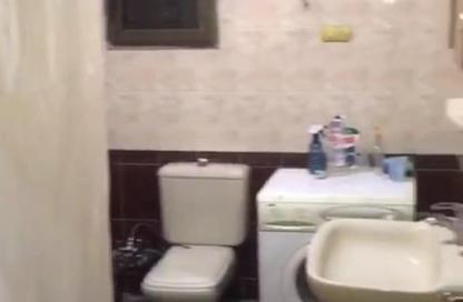 Apartment - 2 Bedrooms - 1 Bathroom for sale in Zakaria Othman St. - 8th Zone - Nasr City - Cairo