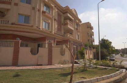 Apartment - 3 Bedrooms - 2 Bathrooms for sale in Suleiman Al Halabi St. - El Banafseg 11 - El Banafseg - New Cairo City - Cairo