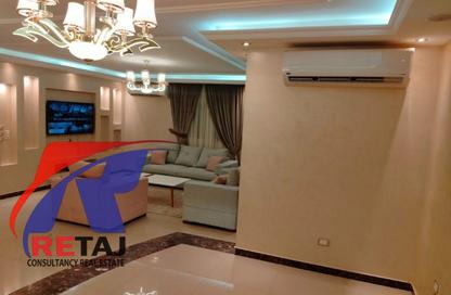 شقة - 3 غرف نوم - 3 حمامات للايجار في شارع الدكتور البطراوي - المنطقة الأولى - مدينة نصر - القاهرة