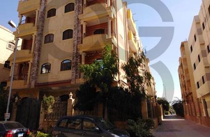 Apartment - 3 Bedrooms - 2 Bathrooms for sale in 3rd District - Sheikh Zayed City - Giza