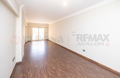 Apartment - 3 Bedrooms - 2 Bathrooms for sale in Khalil Mutran St. - Saba Basha - Hay Sharq - Alexandria