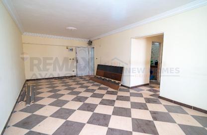 Apartment - 3 Bedrooms - 2 Bathrooms for sale in Sidi Beshr - Hay Awal El Montazah - Alexandria