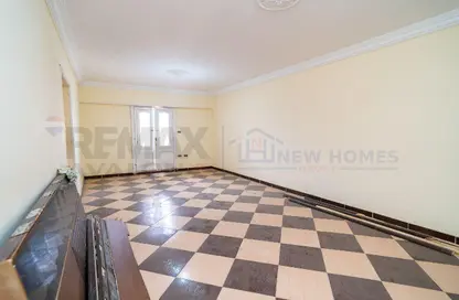 شقة - 3 غرف نوم - 2 حمامات للبيع في سيدي بشر - حي اول المنتزة - الاسكندرية