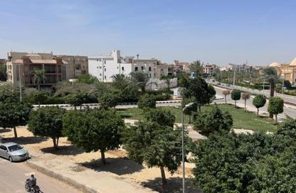 Apartment - 3 Bedrooms - 3 Bathrooms for sale in 2nd Neighborhood - 3rd District East - Shorouk City - Cairo