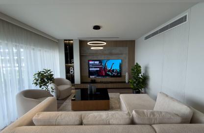 Apartment - 3 Bedrooms - 3 Bathrooms for sale in Lake View Residence - 5th Settlement Compounds - The 5th Settlement - New Cairo City - Cairo