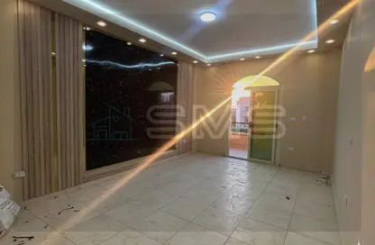 Apartment - 3 Bedrooms - 2 Bathrooms for rent in Al Shaimaa St. - Area F - Ganoob El Acadimia - New Cairo City - Cairo