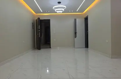 شقة - 3 غرف نوم - 2 حمامات للبيع في البوابة الرابعة - مينا - حدائق الاهرام - الجيزة