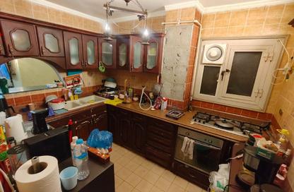 شقة - 3 غرف نوم - 2 حمامات للبيع في سبورتنج - حي شرق - الاسكندرية