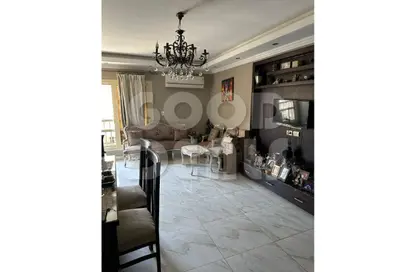 شقة - 3 غرف نوم - 1 حمام للبيع في شارع الخليفه المأمون - روكسي - مصر الجديدة - القاهرة