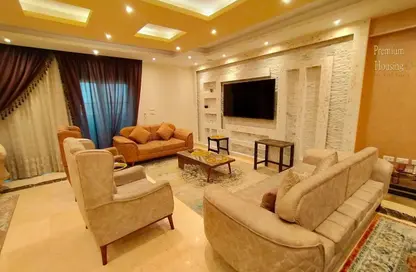 Apartment - 3 Bedrooms - 3 Bathrooms for rent in Gameat Al Dewal Al Arabeya St. - Mohandessin - Giza