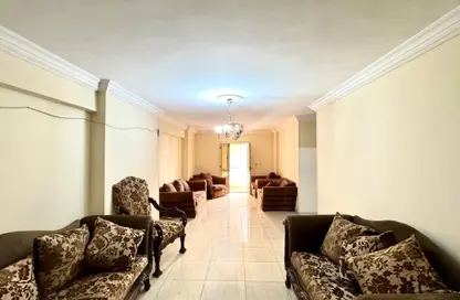 Apartment - 3 Bedrooms - 2 Bathrooms for sale in Saeed Zou Al Fakar St. - Janaklees - Hay Sharq - Alexandria