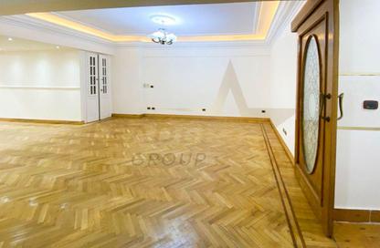 Apartment - 3 Bedrooms - 3 Bathrooms for sale in Mostafa Maher St. - Glim - Hay Sharq - Alexandria