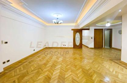 Apartment - 3 Bedrooms - 3 Bathrooms for sale in Mostafa Maher St. - Glim - Hay Sharq - Alexandria