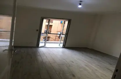 شقة - 2 غرف نوم - 1 حمام للايجار في شارع ابو حنيفة النعمان - الرحاب المرحلة الأولى - الرحاب - مدينة القاهرة الجديدة - القاهرة