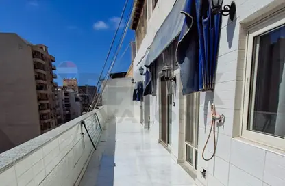 Apartment - 3 Bedrooms - 2 Bathrooms for sale in Winget st. - Bolkly - Hay Sharq - Alexandria
