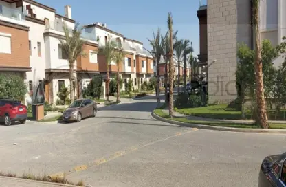 Townhouse - 3 Bedrooms - 4 Bathrooms for sale in Azzar - 5th Settlement Compounds - The 5th Settlement - New Cairo City - Cairo