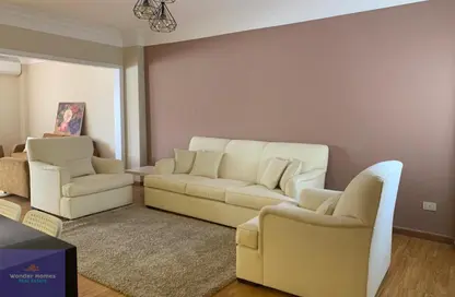 شقة - 2 غرف نوم - 2 حمامات للايجار في شارع العادل ابو بكر - الزمالك - القاهرة