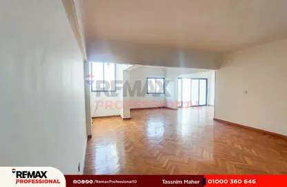 Apartment - 3 Bedrooms - 2 Bathrooms for rent in Abdel Salam Aref St. - Glim - Hay Sharq - Alexandria