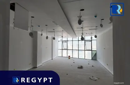 مساحات مكتبية - استوديو - 2 حمامات للبيع في فى90 - شارع التسعين الشمالي - التجمع الخامس - مدينة القاهرة الجديدة - القاهرة