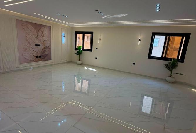 85044105 - Property Main Image