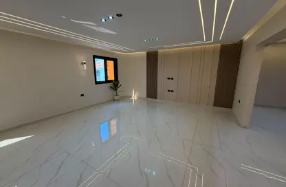 Apartment - 3 Bedrooms - 3 Bathrooms for sale in 3rd District - 6 October City - Giza