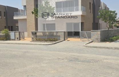 Townhouse - 3 Bedrooms - 4 Bathrooms for sale in Hadaba - Fayoum Desert road - 6 October City - Giza