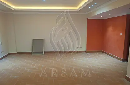 دوبلكس - 3 غرف نوم - 3 حمامات للبيع في شارع الشيخ حسن مأمون - الياسمين 7 - الياسمين - مدينة القاهرة الجديدة - القاهرة