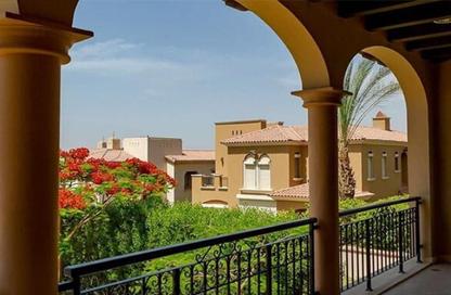 Villa - 5 Bedrooms - 4 Bathrooms for sale in Swan Lake Residence - 5th Settlement Compounds - The 5th Settlement - New Cairo City - Cairo