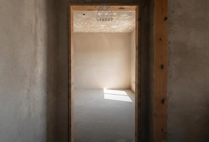 98012841 - Property Image 2