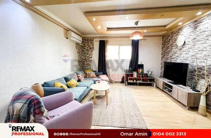 Apartment - 2 Bedrooms - 1 Bathroom for sale in Abdel Salam Aref St. - Glim - Hay Sharq - Alexandria